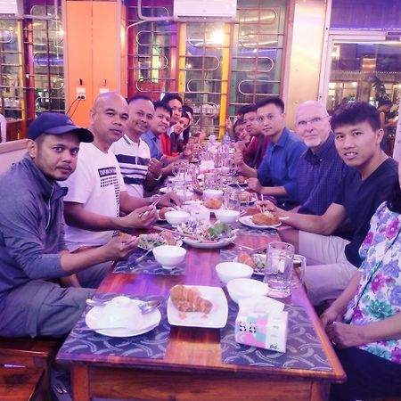 Rainbow Hotel Vientiane Buitenkant foto